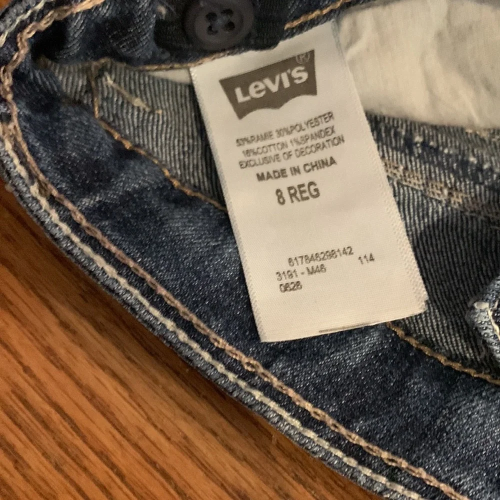 Levi’s girls jean shorts size 8 - Picture 8 of 8